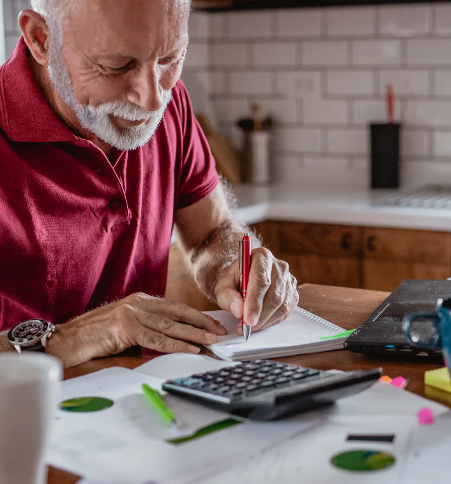 Man receiving an inheritance cash advance.